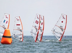 1008_YOG-05.jpg